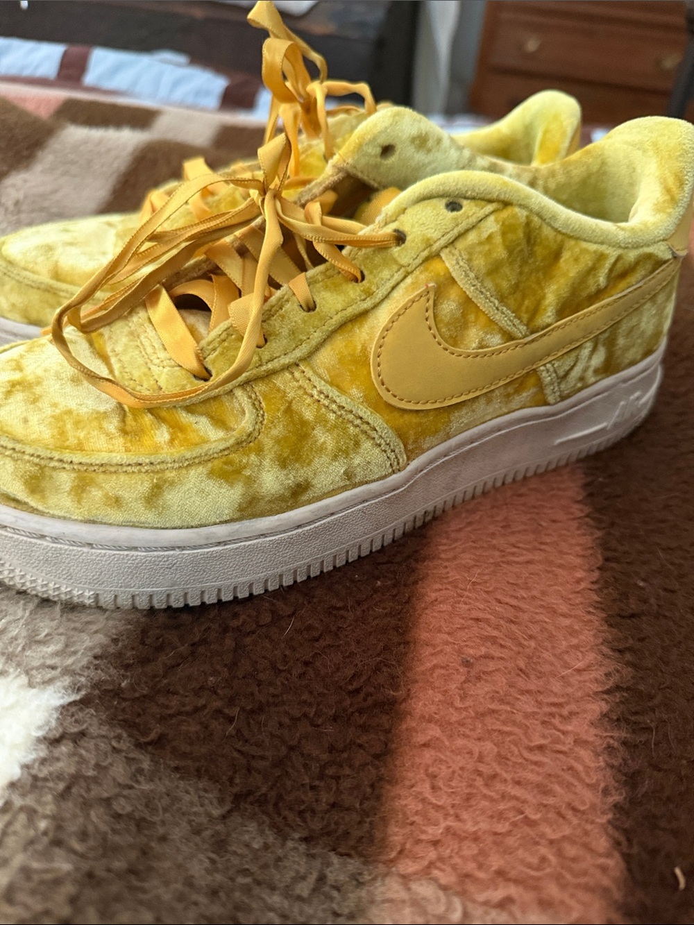 Nike air crushed velvet summer!!! Size 6.5 7. 5 youth